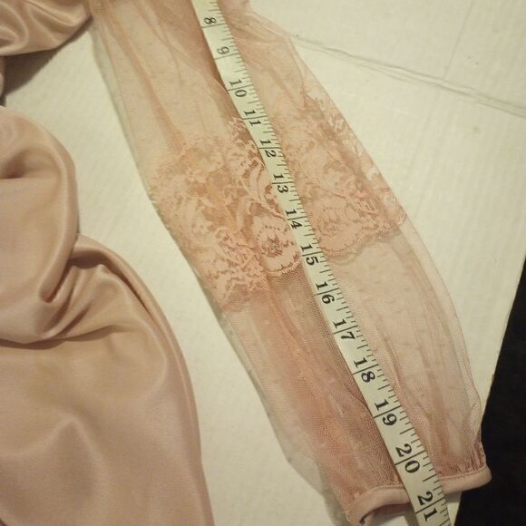 Vintage JCPenney empire waist blush lace trimmed flowy maxi dress - Picture 14 of 15